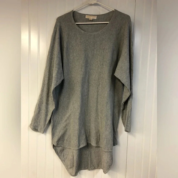 Michael Kors Tops - Michael Kors XL Gray Long Sleeve High Low Tunic Crewneck Pullover